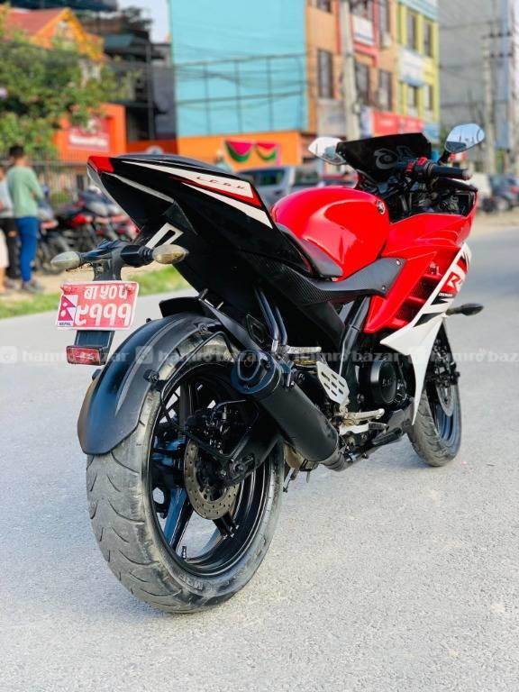FRESH YAMAHA R15 V2 ON URGENT SALE 79000/- 2