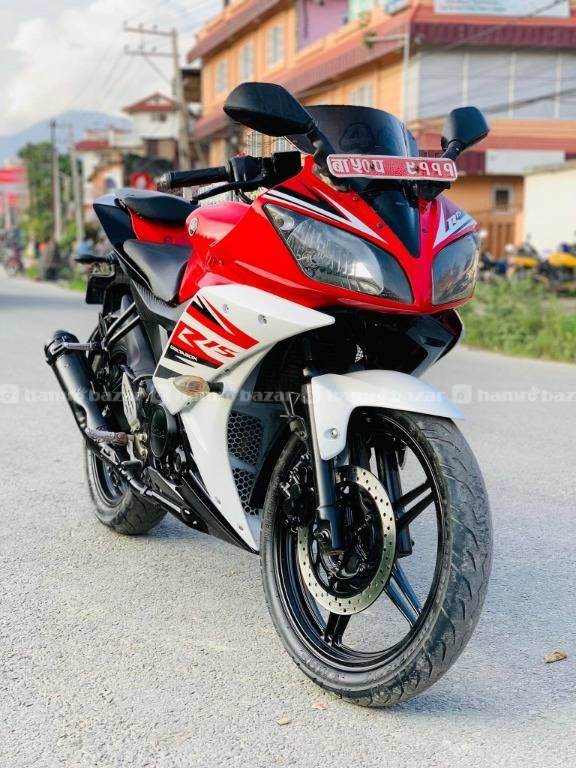 FRESH YAMAHA R15 V2 ON URGENT SALE 79000/- 4