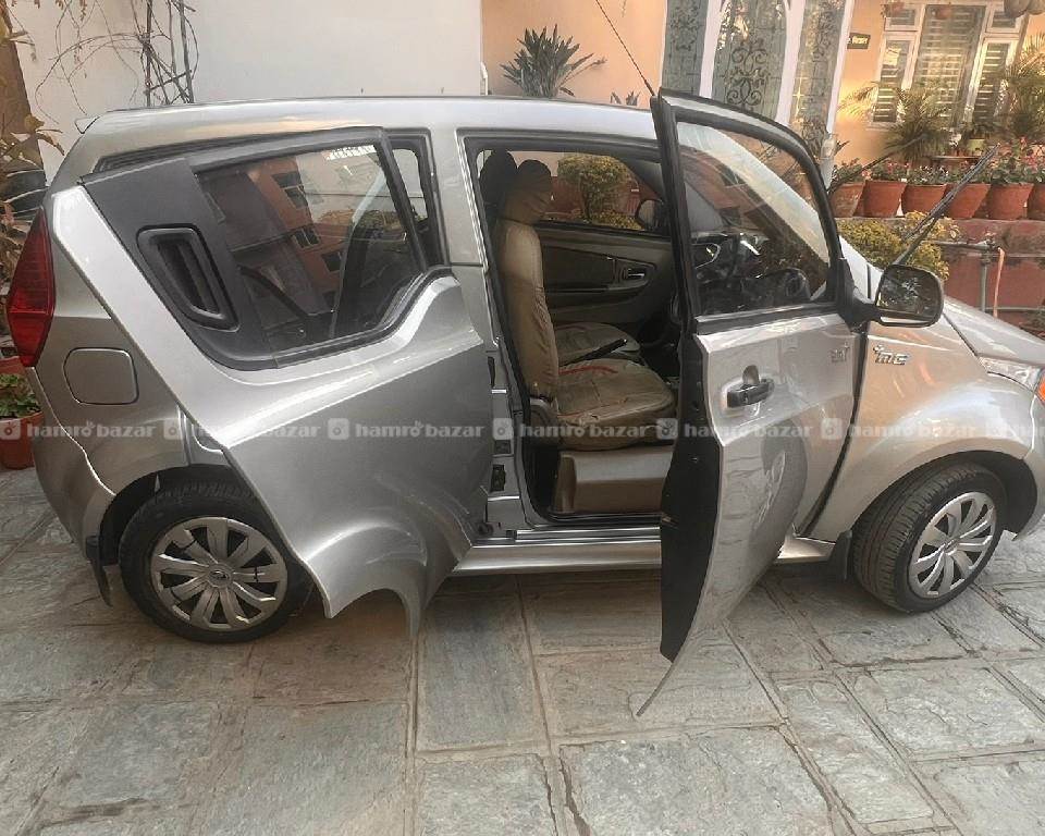 Mahindra e2o Plus 2