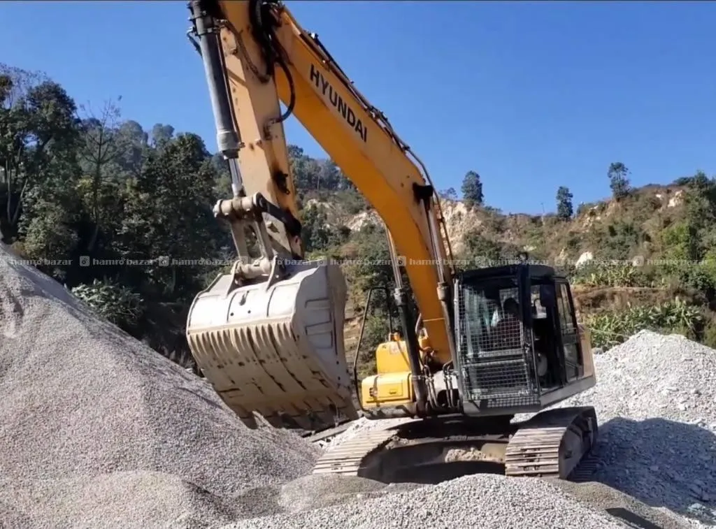 Hyundai 220 excavator