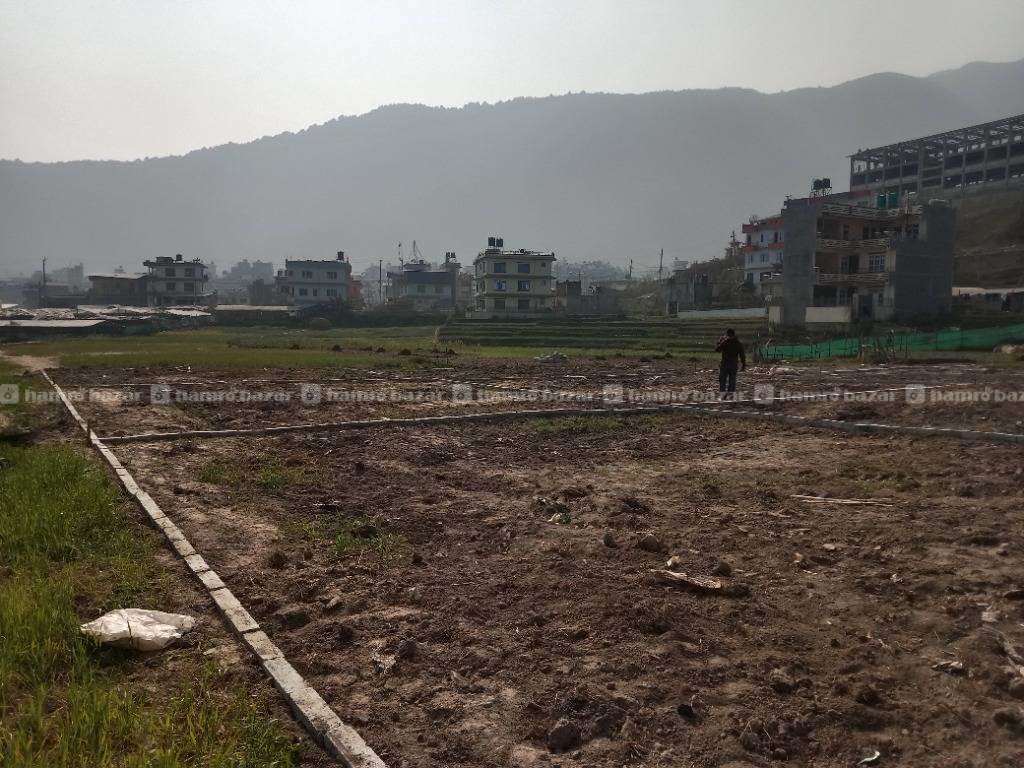 Beautiful Land Sale near Lolang height 1