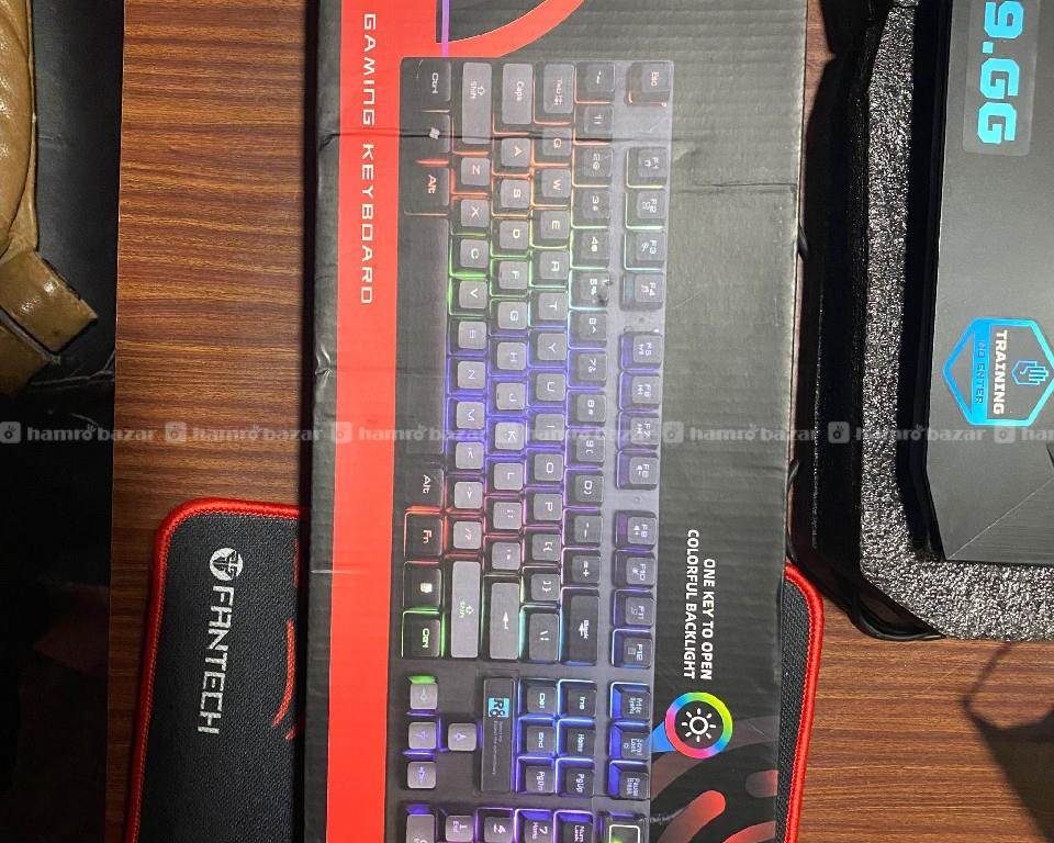 R8 1822  Gaming Keyboard 1