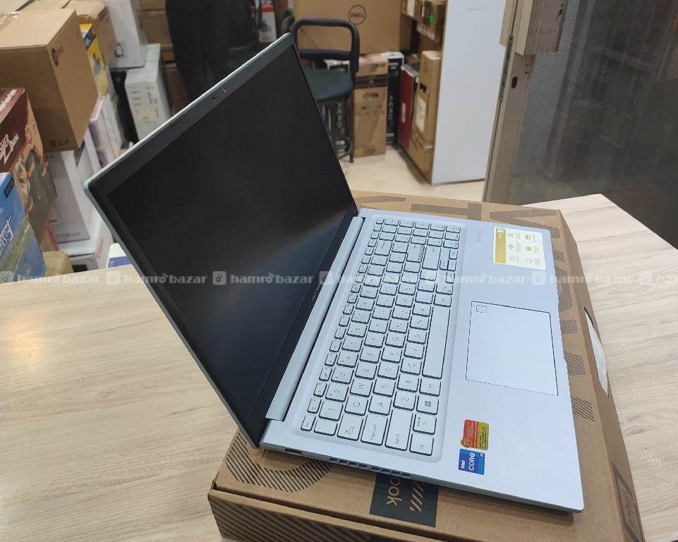 ASUS VIVOBOOK LAPTOP X1502Z i712gen 7