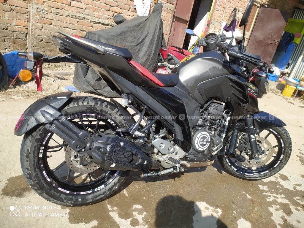 Yamaha, FZ25, Matt Black,250CC (One Handed Bike) 4